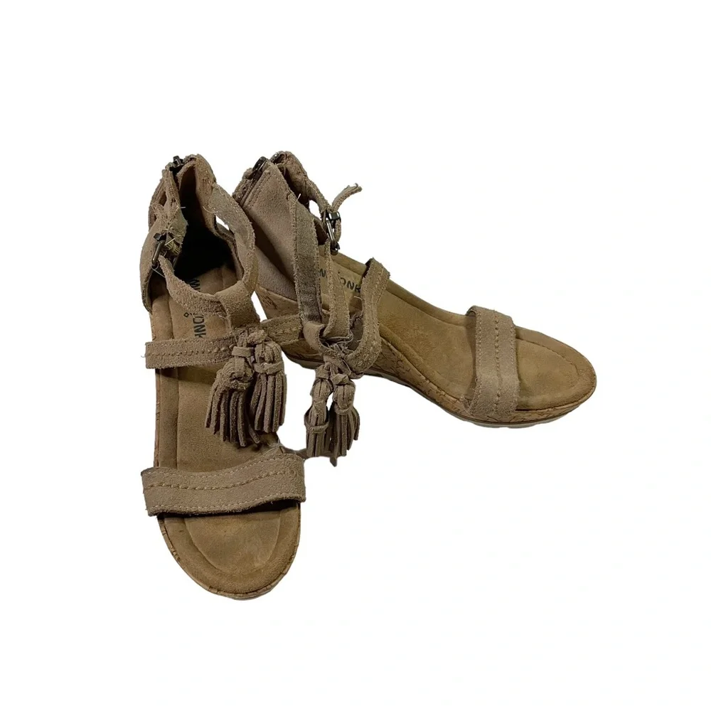 Minnetonka Boho Bohemian Casual Cork Wedge Sandal Shoes Size 8 Tassel Decoration